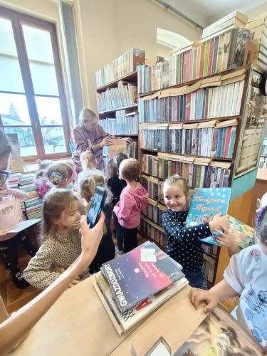 Messenger_creation_65E04DBF-E98D-4630-901F-E8787AE9DBB5