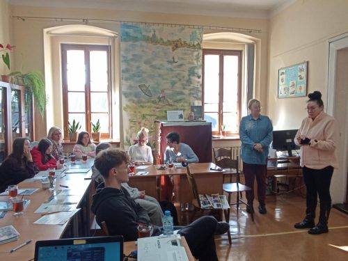 Messenger_creation_69230F72-9E96-4338-8311-9D462E878F1D